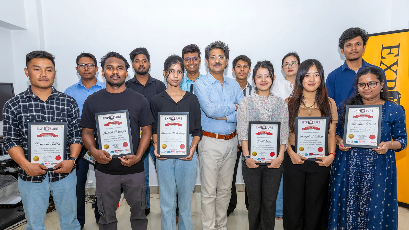 Certificate Distributiuon of Diploma in Photography Course